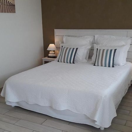 Les Sables Bed & Breakfast Santec Exterior foto