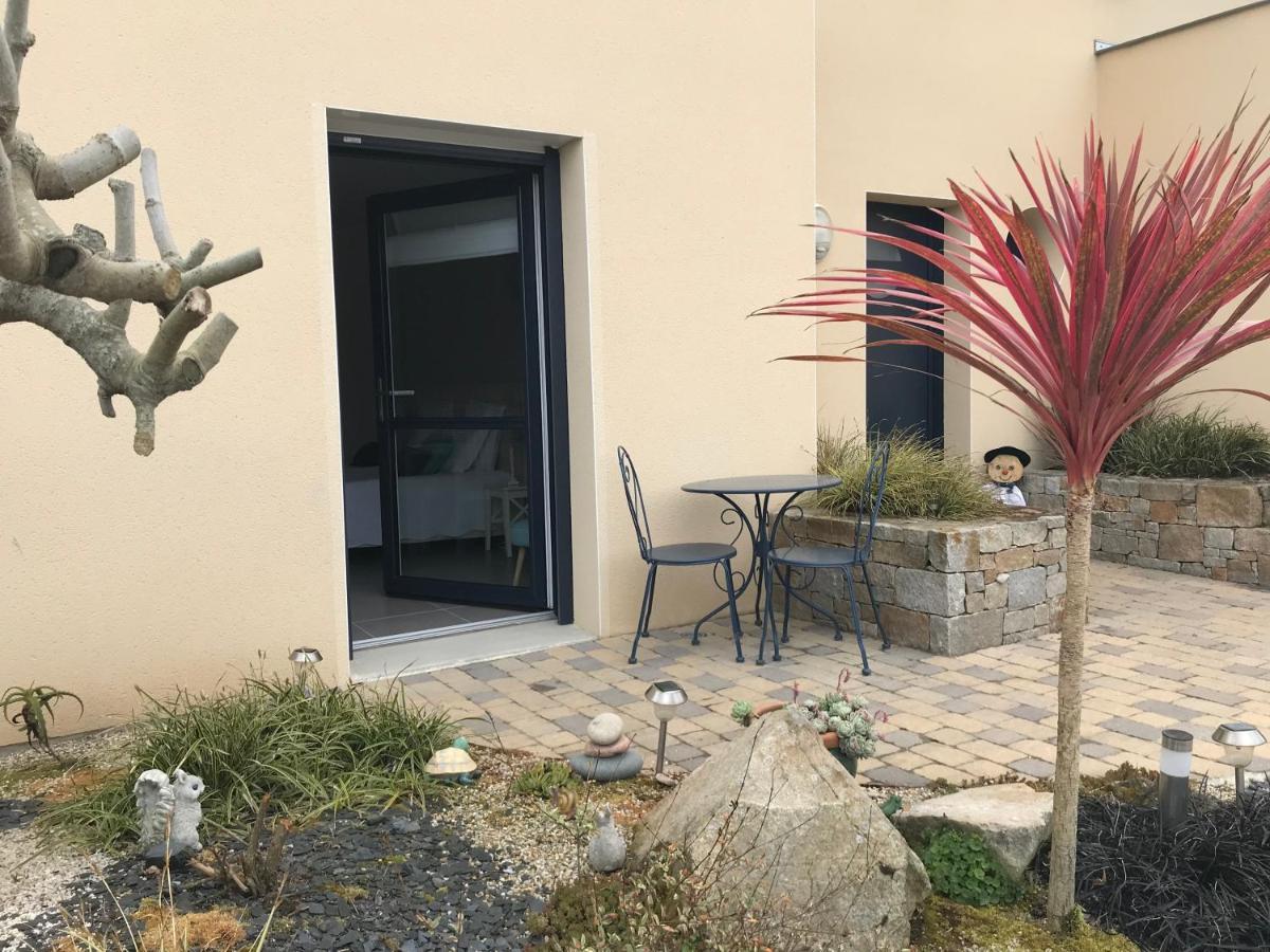 Les Sables Bed & Breakfast Santec Exterior foto